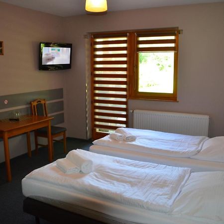 Hotel Tenis Chrzastowice Bagian luar foto