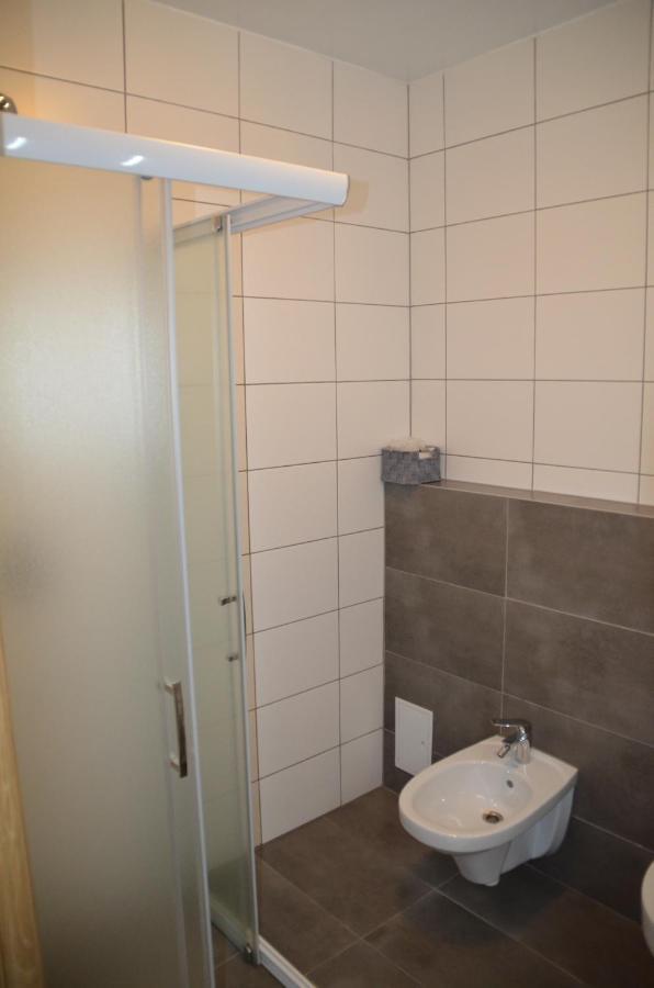 Hotel Tenis Chrzastowice Bagian luar foto