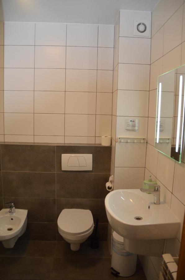 Hotel Tenis Chrzastowice Bagian luar foto
