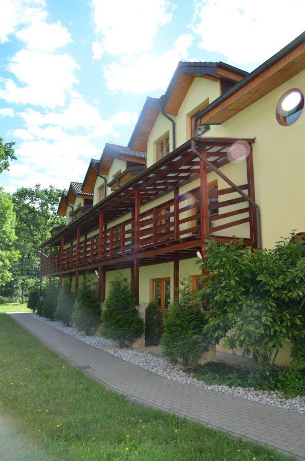 Hotel Tenis Chrzastowice Bagian luar foto