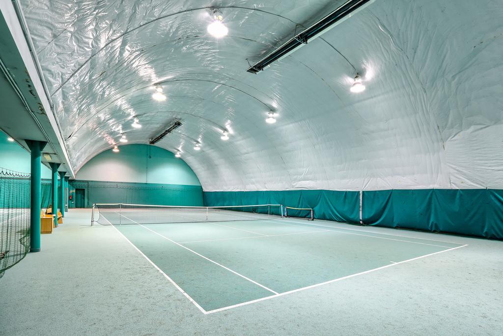 Hotel Tenis Chrzastowice Bagian luar foto